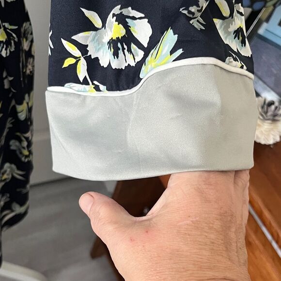 Nanette Lepore Navy and White Floral Robe w Belt - Picture 4 of 9